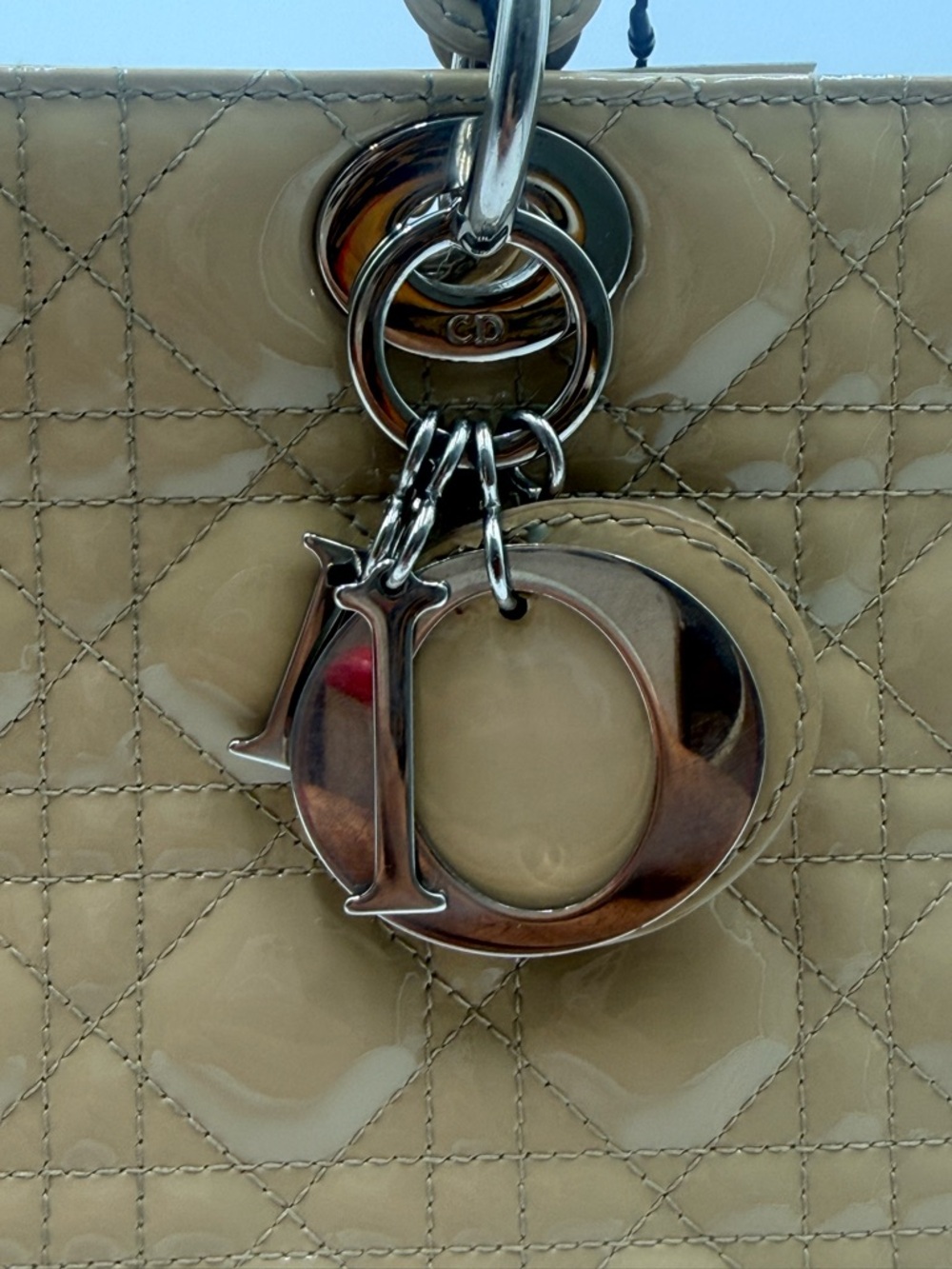 Lady Dior Biege Patent Large Bag - Picture 15 of 17
